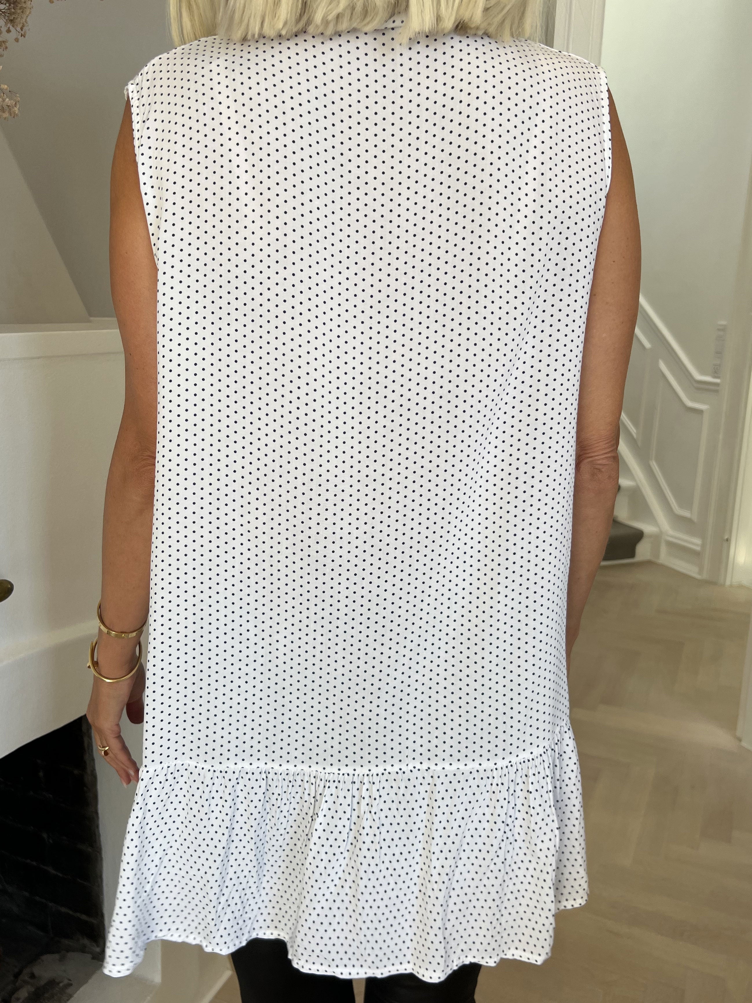 Madina - Sød top med prikker